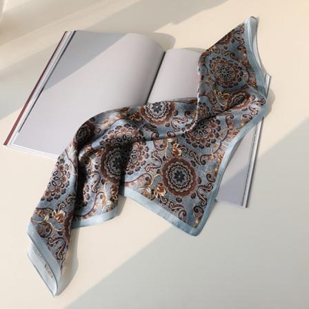 100% Silkesjal Liten Bandana Kvinnor Vintage Blommig Näsduk Hals