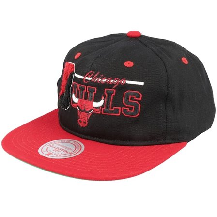 Mitchell & Ness - Negro snapback Gorra - Chicago Bulls Varsity Letter Black/Red Snapback @ Hatstore