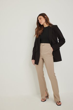 NA-KD Classic Recycled Side Slit Pants - Højtaljede bukser - Beige - EU 34