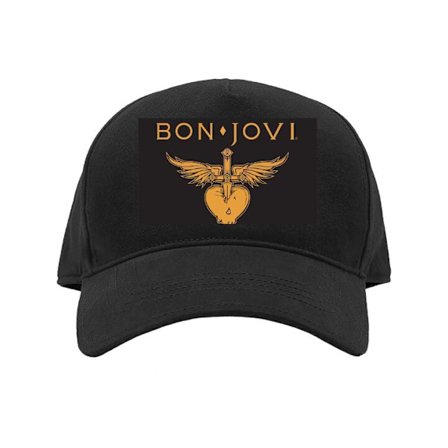 Kasket Ikonisk musikillustration med vinget hjerte og dolk i gyldne toner på mørk baggrund, kraftfuld og symbolsk stil