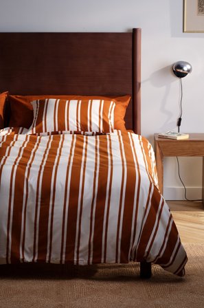 Jotex - Dynetrekksett Dobbeltseng Økologisk Brun/hvit - DEBBIE - Kjøp Dobbeltseng hos Jotex