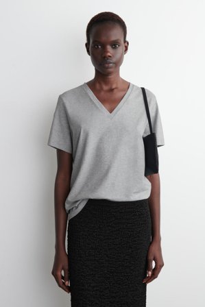 COS Frauen T-Shirt Aus Baumwolle Mit V-Ausschnitt in Grau