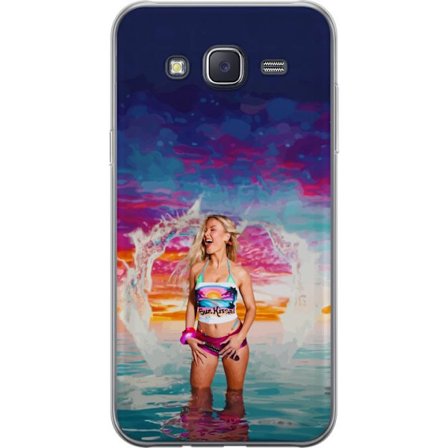 Kompatibel Mobilcover til Samsung Galaxy J5 Blond kvinde i farverigt strandtøj, der leger i havet ved solnedgang