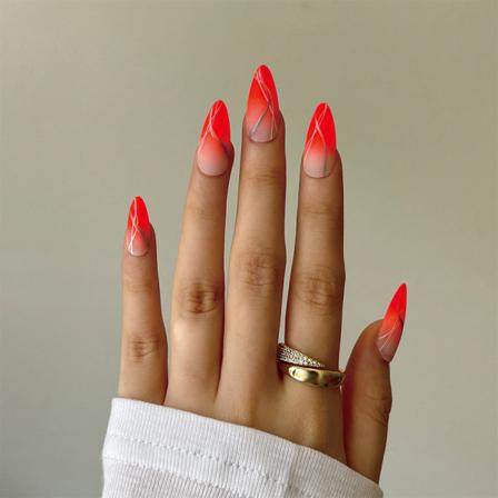Manikyr Gradient Frostad Vågig Silverlinje Nail Patch 24st
