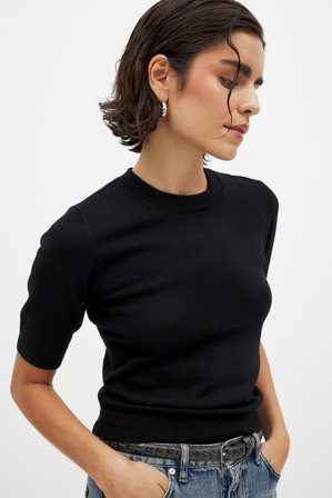 NA-KD Finstickad t-shirt - Stickade toppar - Svart - XS (EU 32)