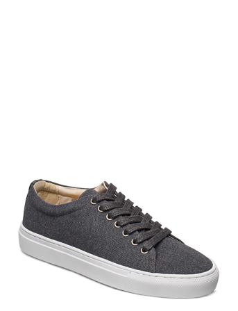 Township /W Grey Makia