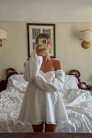 Lovisa Wallin x NA-KD - Minikjole med ballongermer - Kjoler til konfirmasjon - Hvit - EU 42