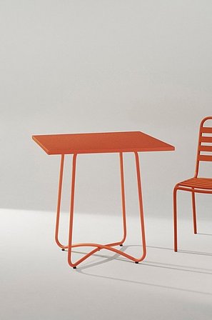 Jotex - Bord 74x74 Cm Aluminium Roströd ANTIBES - Köp Utebord hos Jotex