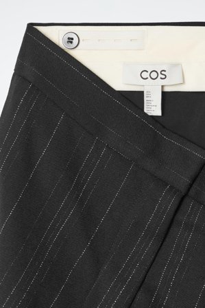 COS Spodnie Typu Barrel W Prążki – Relaxed Fit in Czarny