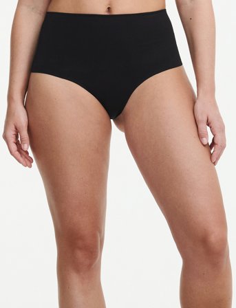 CHANTELLE Smooth Comfort Sculpting High-Waisted Thong - Black - M