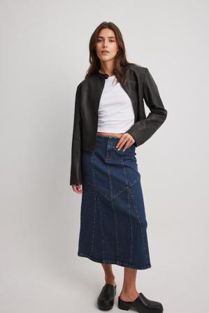 Chloé Monchamp x NA-KD Jupe mi-longue taille basse en denim - Jupe en jean - Bleu - EU 34