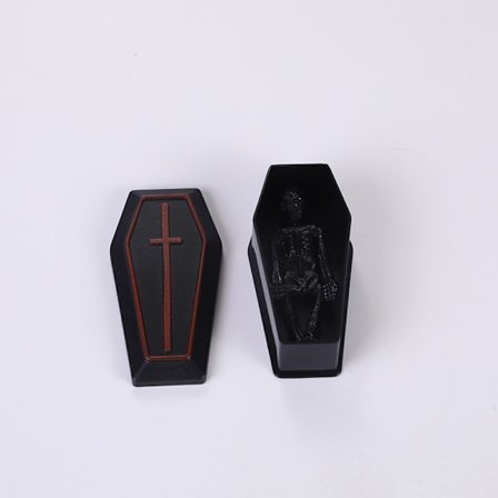 Halloween mini-kiste i plastik, dekoration, spøgelsesfestivalrekvisitter - kiste + sort blødt plastikskelet
