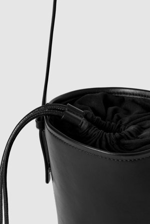 COS Femme Mini Sac Seau - Cuir Bag in Noir