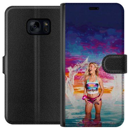 Kompatibel Tegnebogsetui til Samsung Galaxy S7 Blond kvinde i farverigt strandtøj, der leger i havet ved solnedgang