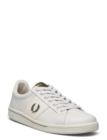 B721 Perf Lea/Contr Stitch White Fred Perry