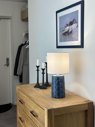 Aneta Lighting BODIL bordlampe, blå/naturhvit, E27