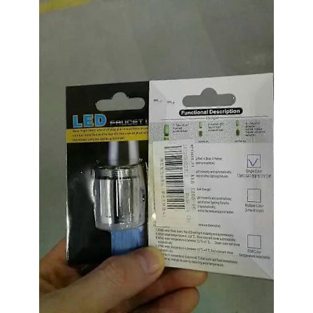 LED Vannkran Fargeendrende Temperatur Sensor Kjøkken Baderom Dusj Kran Munnstykke Hode Adapter