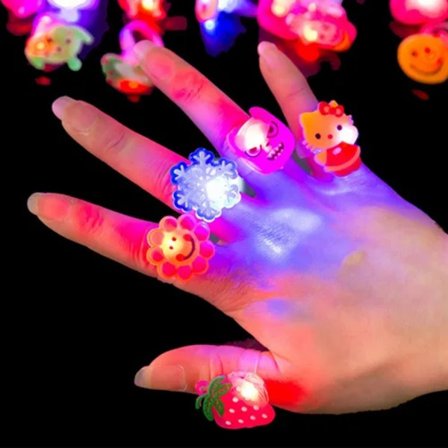 10 bitar Tecknad LED Lysande Finger Ringar