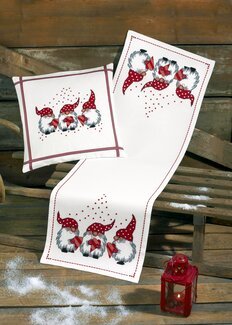 Stickpackung Kissen Wichtel mit Herzen