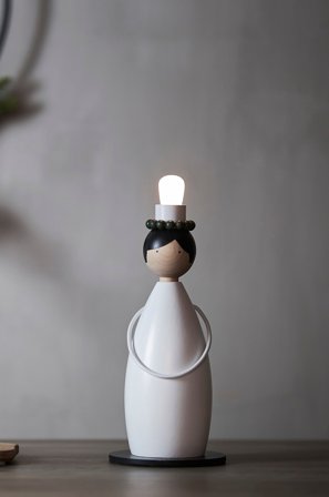 Jotex - Lysestake Lucia Classic høyde 26 cm White - Kjøp Dekorativ julebelysning hos Jotex