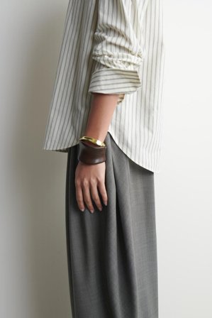 COS Women's Bracciale Rigido Curvo In Legno in Beige