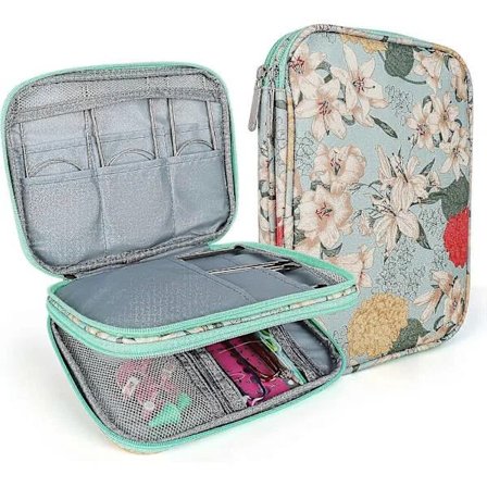 Neulepuikkokotelo, virkkuukoukkujen pidike, kaapelikassi vetoketjulla, pyöreät kaksois- ja yksittäiset neulepuikot, virkkuukoukkusetti[co]