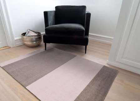 Tica Copenhagen Gulvmatte Stripes LysRosa-Sand 90x130