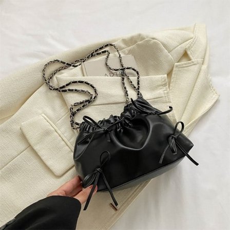 Enkel plisserad väska Damaxelväska SVART svart