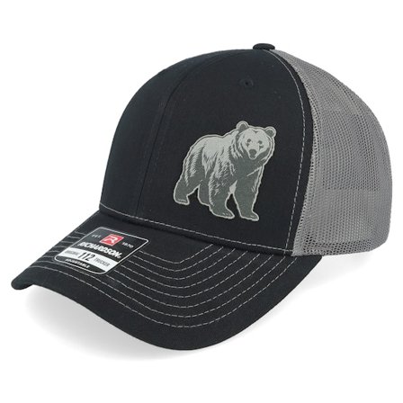 Wild Spirit - Svart trucker Caps - Bear Engraved 112 Split Black/Charcoal Trucker @ Hatstore