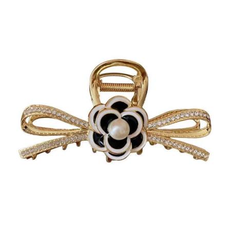 Helmiäiskukkia timanttirusetilla hiuspidike naaras kevyt ylellinen vanhempi tunne tarttumisleike takapään lusikka kierteinen hiushaiklipsi 