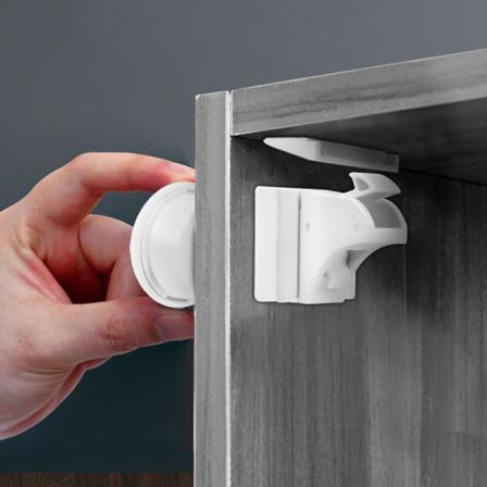 Magnetiske sikkerhetsskapslåser for barn [4 låser 1 nøkkel] Barn og baby trygt for kjøkken, skap og skuffer, 30 sekunders installasjon (ingen boring 