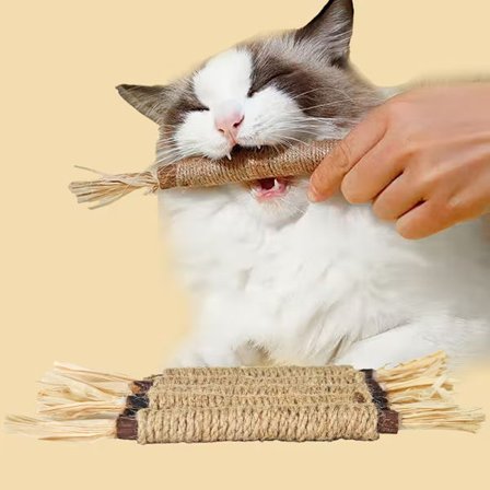 Kattelegesæt i tre dele lavet af træ og sisalreb