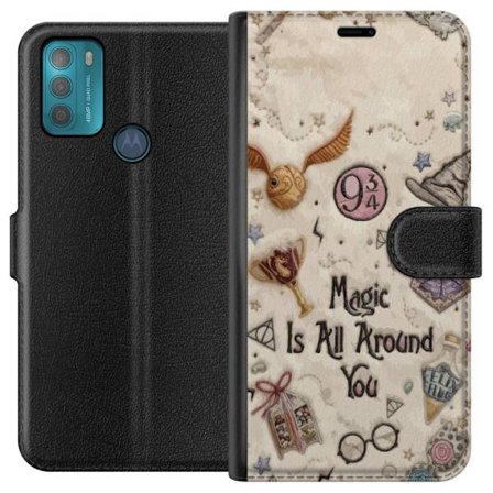 Kompatibelt Plånboksfodral till Motorola Motorola Moto G50 Broderad magisk illustration med symboler, citat och fantasivärld inspirerad av sagor som