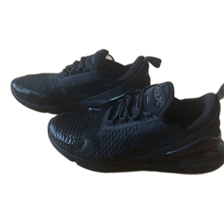 Svarta Nike sneakers 270