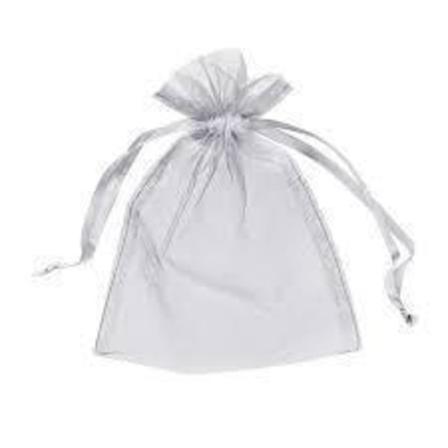 100 St. Handsydda Vita Organza Påsar C:a 7 X9 Cm.