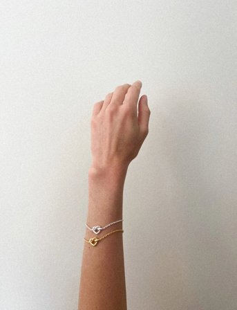 Jane Koenig Tied Heart Bracelet - Gold - ONE SIZE 16 - 18 cm