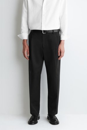 COS Men's Pantaloni A Gamba Dritta Con Pinces in Nero