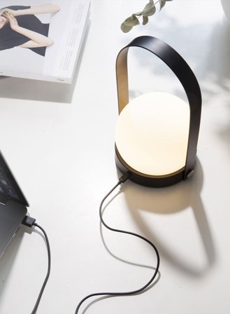 Carrie oppladbar bordlampe - sort