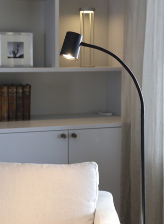 Oscar gulvlampe - sort