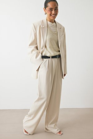 NA-KD Kostymbyxor med vida ben och hög midja - Kontorsbyxor - Naturvit - EU 36