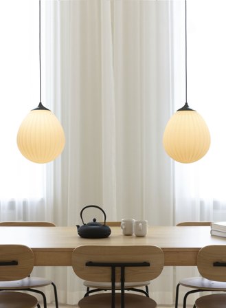 Around The World taklampe/skjerm Ø28 - opal/sort