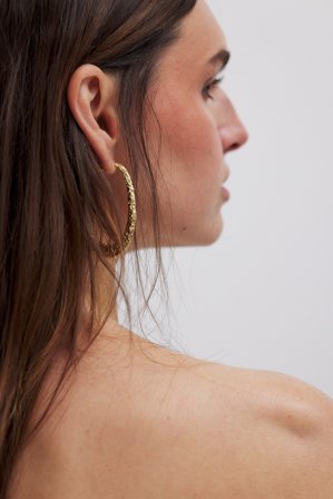 Handpicked x NA-KD Guldpläterade hoopörhängen - Guldpläterade smycken - Guld - One Size