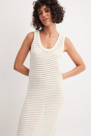 NA-KD Knitted Crochet Midi Dress - Strikkjoler - Råhvid - XS