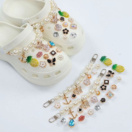 Söt pärlananas avtagbar skoblomma exklusive skor, kedjeberlockdekoration, glittrande berlock, damers födelsedagsfestgåva