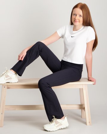 Nike G Nsw Tee Ss Slim Mod Crop Hvit T-skjorter Gutt - Kids Brand Store