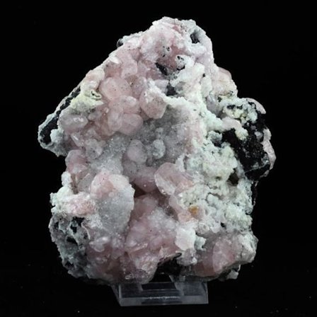 Kivet ja mineraalit. Kalsiitti. 4994,0 ct. 2. Sovetskin kaivos, Dalnegorsk, Venäjä.