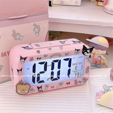 Kawaii Cinnamoroll My Melody Kuromi Skrivbordslampa Elektronisk LED Väckarklocka Sanrioed Elektronisk Väckarklocka Present till Barn
