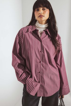 Victoria Quitzau x NA-KD Oversized skjorta med vida ärmar - Skjortor - Burgundy/Randig - EU 40