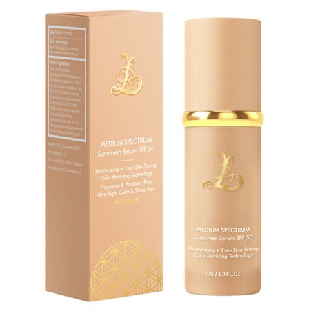 Denne 4-i-1 foundationen er lett og feilfri, egnet for alle hudtyper.