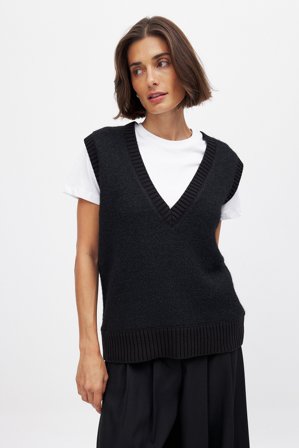 Natasha Alia x NA-KD Stickad väst med djup V-ringning - Stickade västar - Svart - L (EU 42-44)
